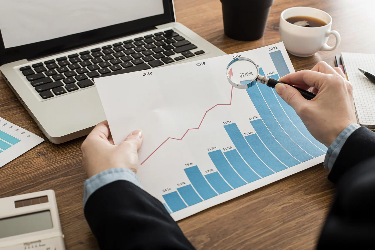 Top 10 Best Rank Tracking Tools for Accurate SEO Monitoring in 2025 Analyzing financial growth and key performance indicators in business.