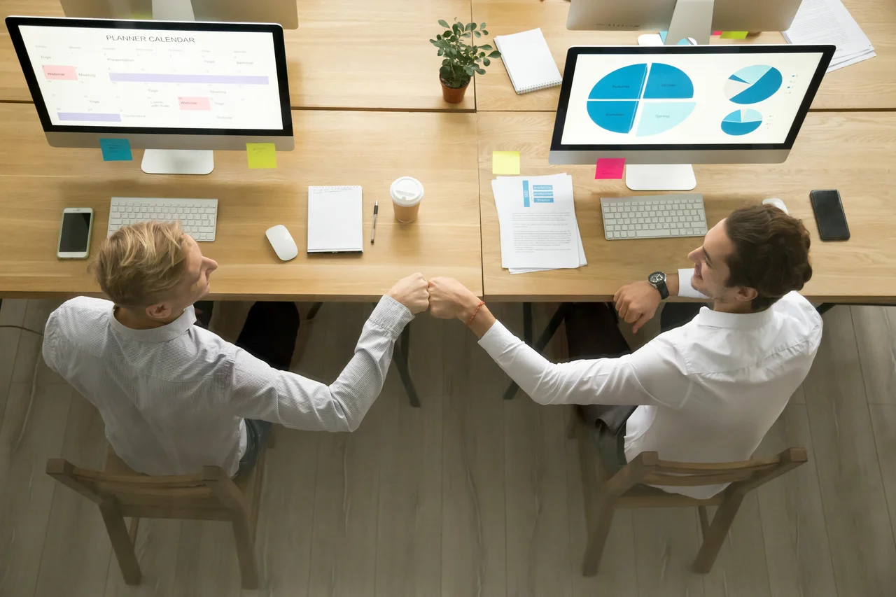 Explore the top 8 deal desk software tools for B2B in 2026 to streamline quote approvals, CPQ workflows, and pricing/discount governance.
