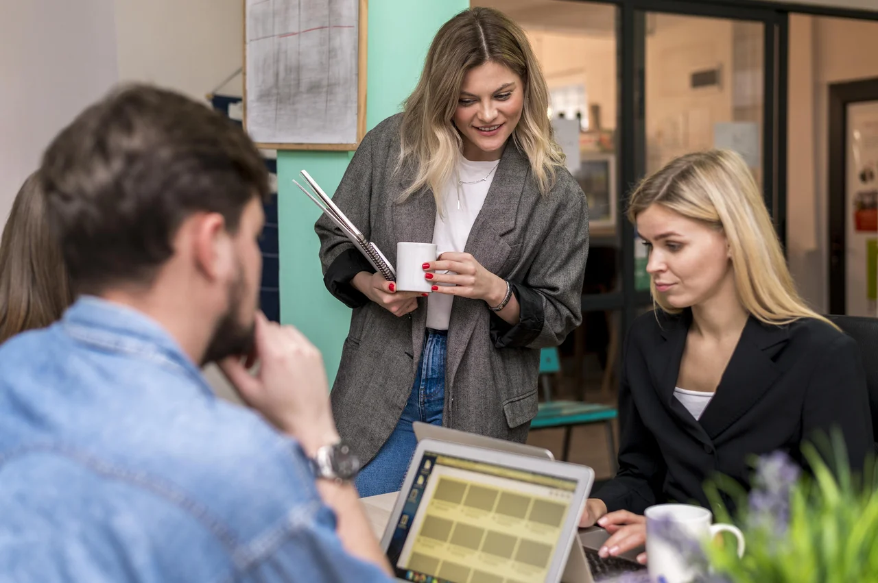 In-House Marketing Team vs Agency vs Fractional CMO